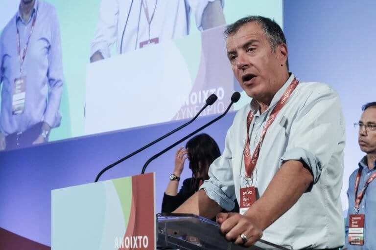 Θεοδωράκης: Δεν μπορεί κόμμα να έχει κοινοβουλευτική ομάδα με τρεις ή με δανεικούς βουλευτές